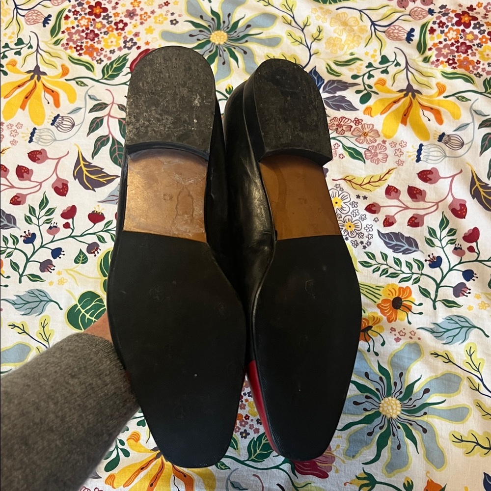 Vintage Black and Red Heels - Picture 3 of 6